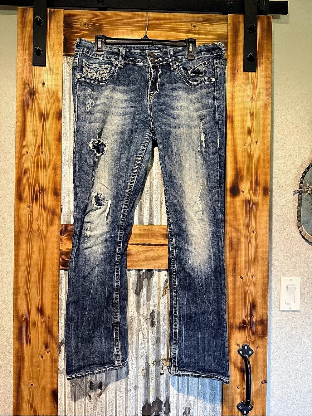 Vigoss The Chelsea Distressed Skinny Jeans